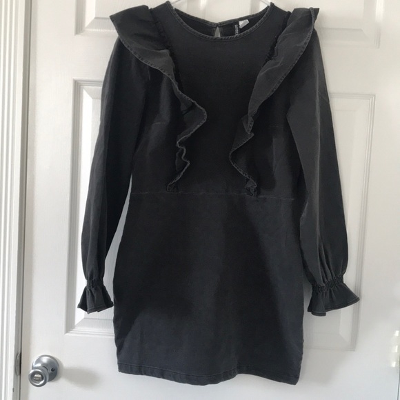 SOLD! BRAND NEW H&M ruffled-trimmed denim dress - Picture 2 of 6